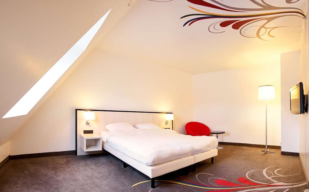 Hotel Park Inn By Radisson Brussels Midi Esterno foto